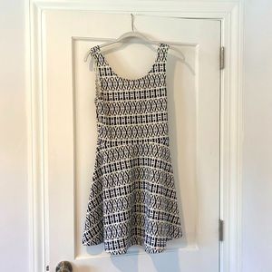 Navy blue and white mini dress! 👗